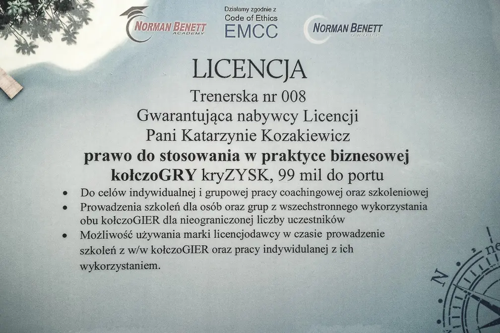 Licencja trenerska nr 008 Norman Benett Academy (EMCC) – kołczoGRA „kryZYSK, 99 mil do portu”